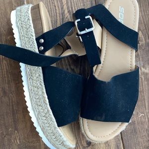 Soda Size 10 Black Platform Sandal